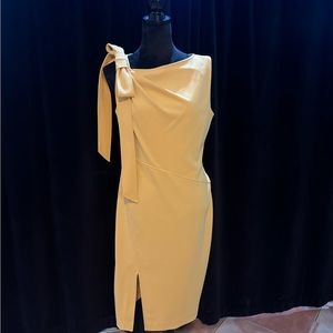 Yellow sleeveless dress dress with bow